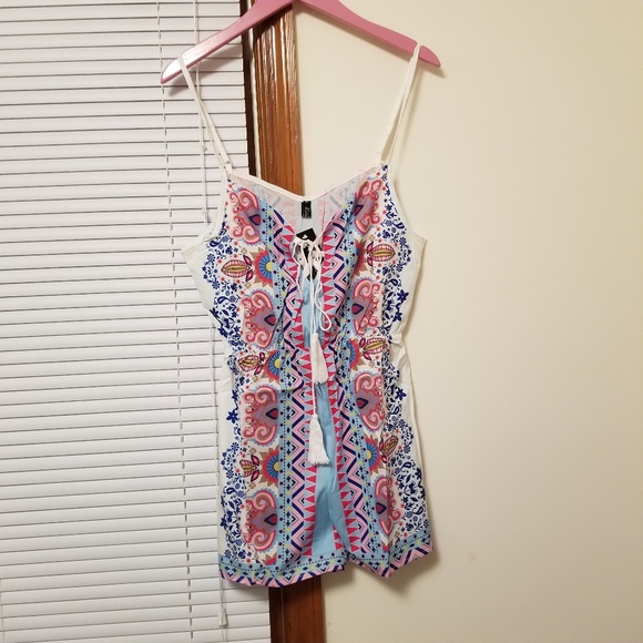 Lace-up Boho Romper - Picture 7 of 7
